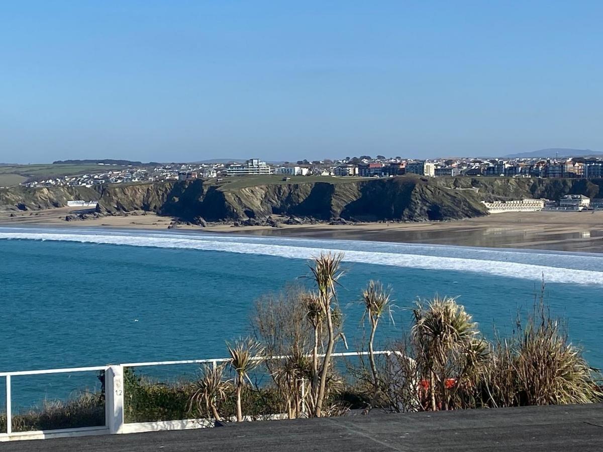 Seaview And Poolside 18 Location Apartment *